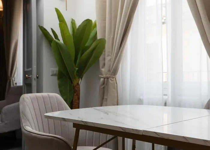 Penthouse Colosseo Iii